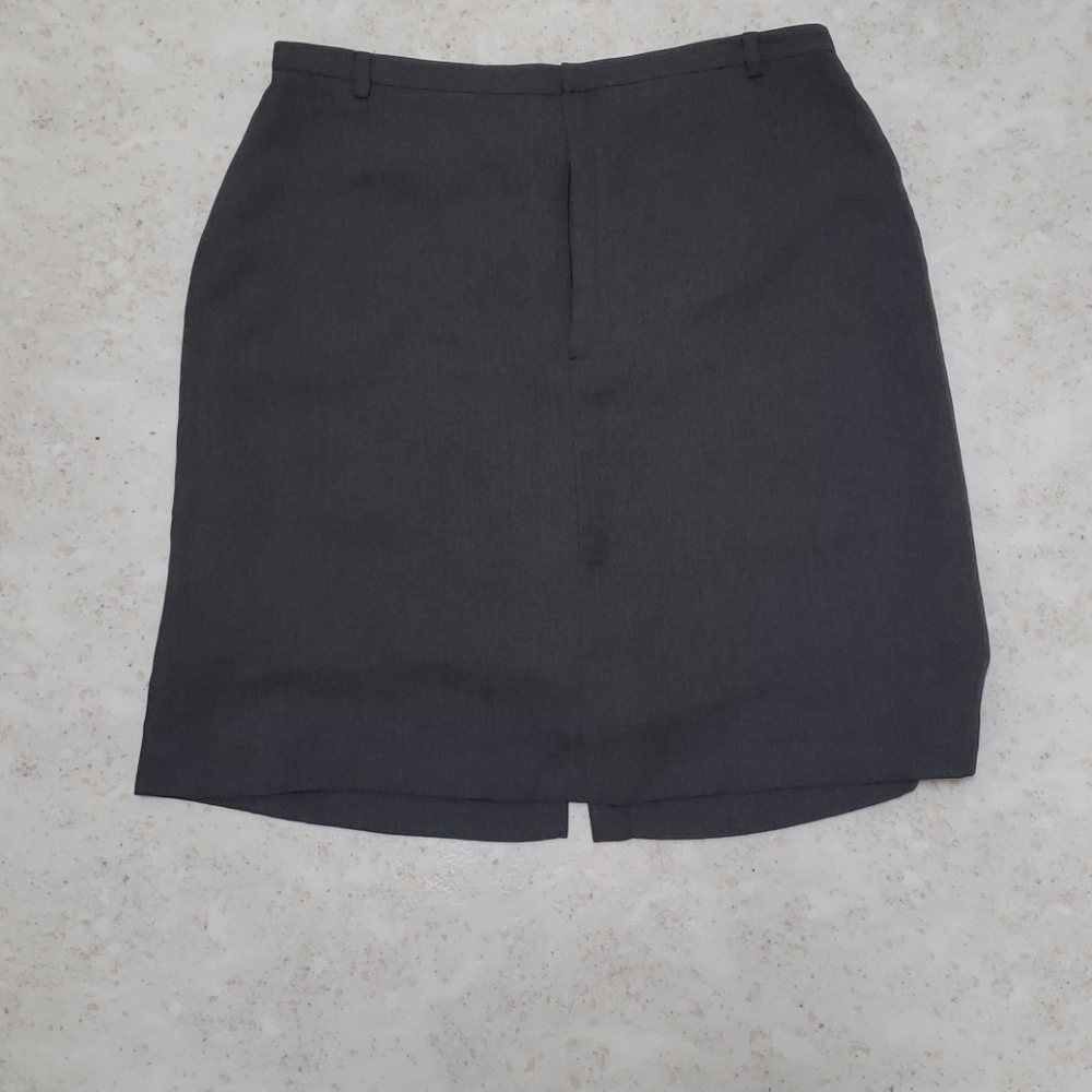 GREY Size 12 Vintage Banana Republic Skort.